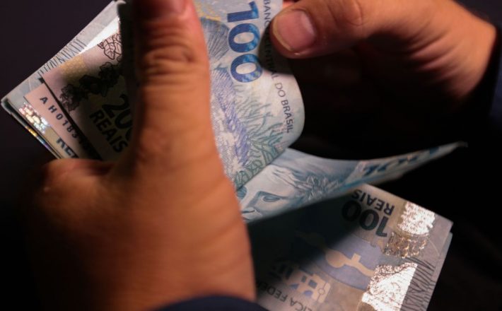 Brasileiros já pagaram mais de R$ 1 trilhão em impostos este ano