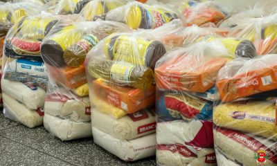 Alunos da Feti entregam mais 30 cestas básicas arrecadadas na campanha #tamojunto