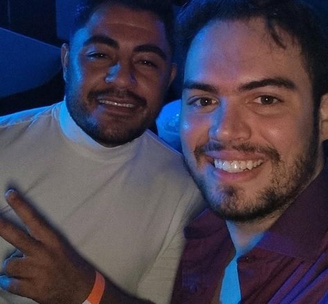 Emerson & Jean prestigiam o amigo Léo Chaves em evento fechado para convidados