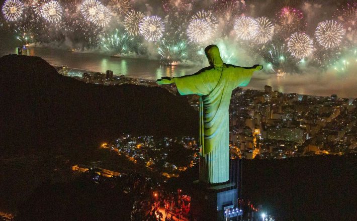 Pandemia restringe festas de réveillon pelo país