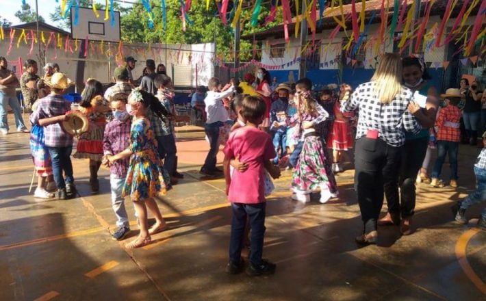 Festas juninas presenciais estão de volta às escolas e Cemeis