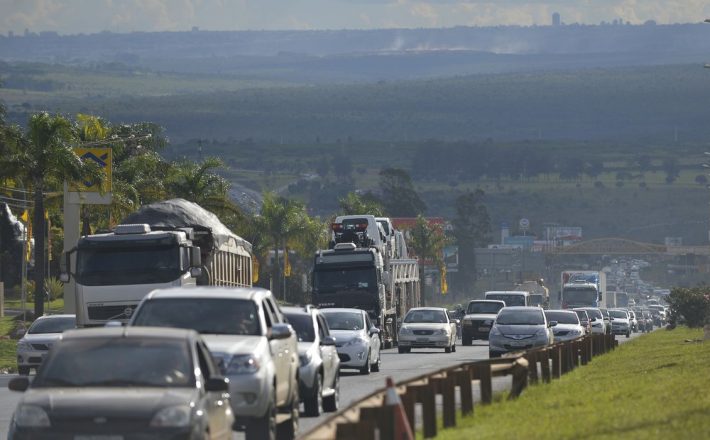 Acidentes em rodovias federais durante o feriado causaram 72 mortes