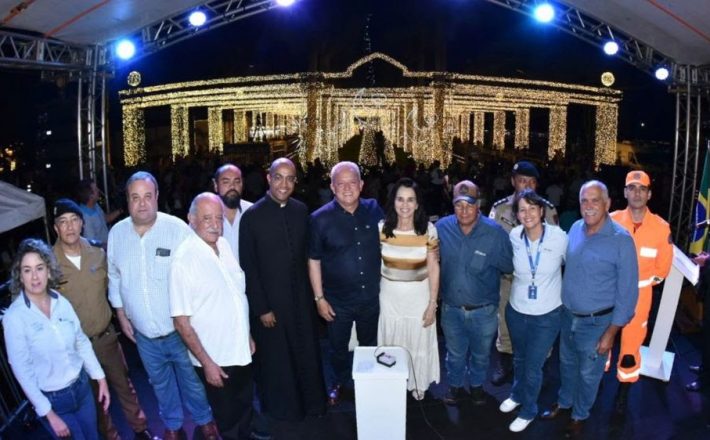 Abertura do ‘Natal no Parque’ atrai grande público ao Parque Fernando Costa